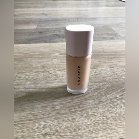 LAURA MERCIER Real Flawless Weightless Foundation - NEW WITHOUT BOX - Picture 4 of 6